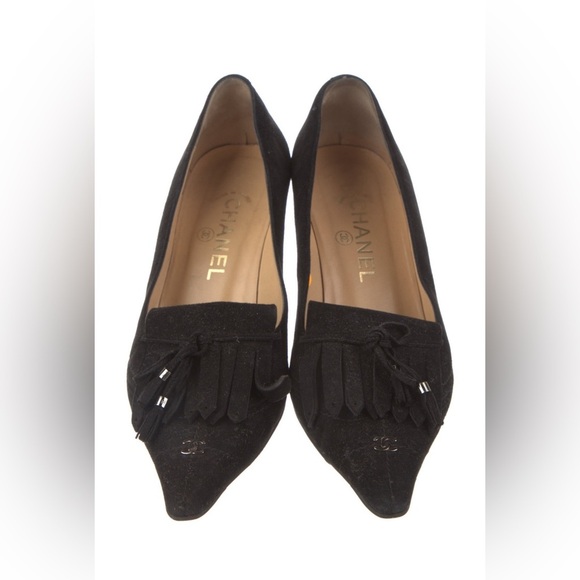 Chanel Vintage Kitten Heels Black Suede CC Logo Fringe Pointed Toe Pumps 37 Y2k - Picture 3 of 7